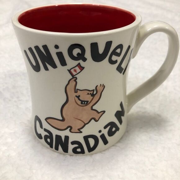 🚨 Uniquely Canadian Beaver Ceramic Mug - Picture 1 of 10